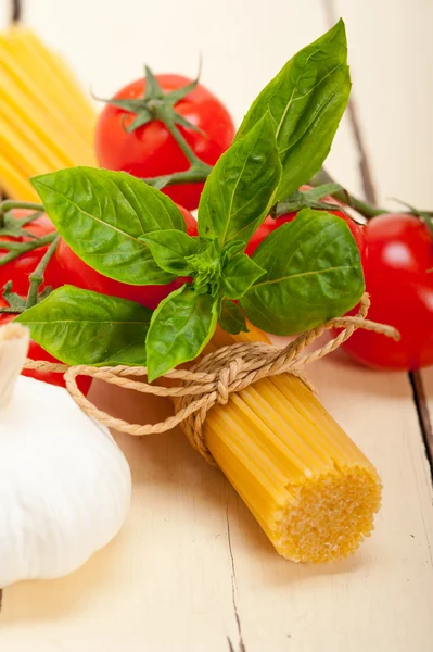 Ingredientes básicos de massa italianos — Fotografia de Stock