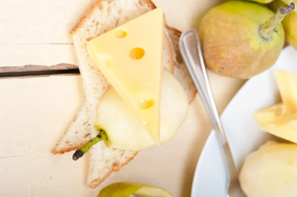 Fresh pears and cheese — Stock Photo, Image