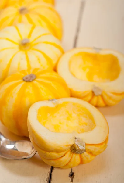 Fresh yellow pumpkin — Stock Photo, Image