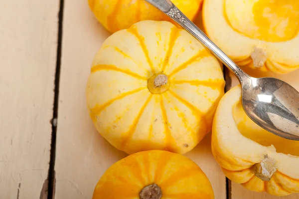 Fresh yellow pumpkin — Stock Photo, Image