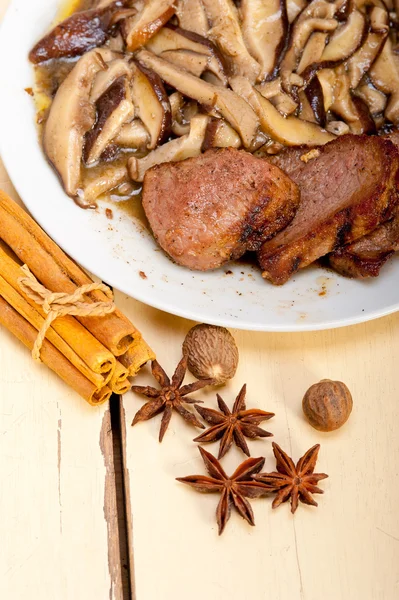 Venison deer game filet and wild mushrooms — Stock Photo, Image