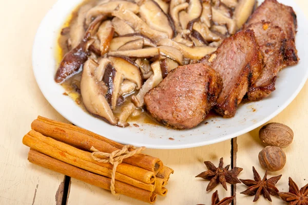 Venison deer game filet and wild mushrooms — Stock Photo, Image