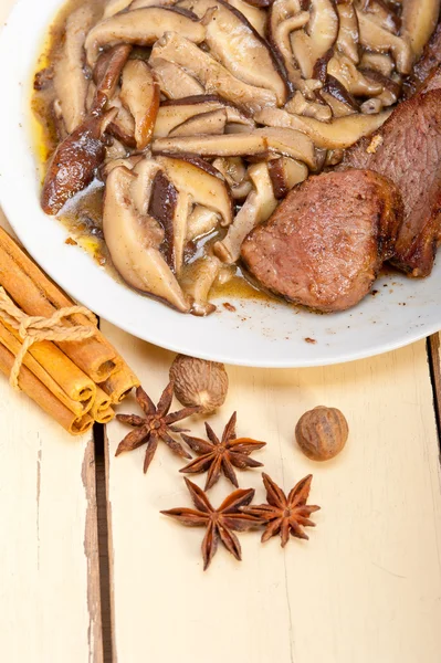 Venison deer game filet and wild mushrooms — Stock Photo, Image