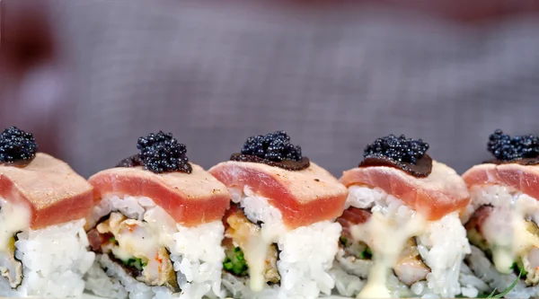 Seleção de variedade de combinação de escolha de sushi fresco — Fotografia de Stock
