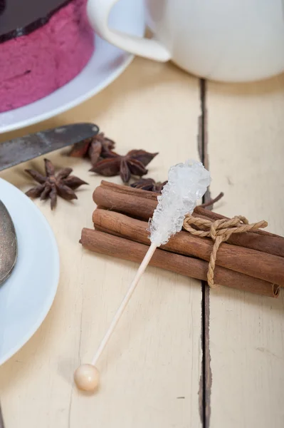 Borůvka a dezert mousse malinový dort — Stock fotografie