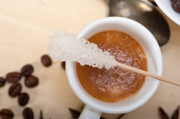 Espresso-Kaffee mit Zucker und Gewürzen — Stockfoto