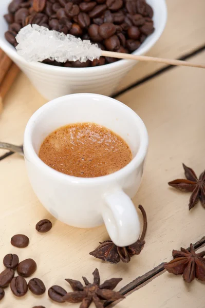 Caffè espresso con zucchero e spezie — Foto Stock