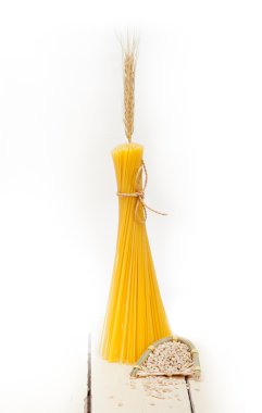 Organik çiğ İtalyan makarna ve durum buğday 