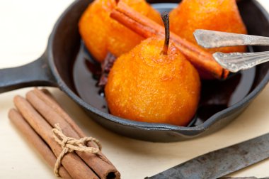 Haşlanmış armut lezzetli ev yapımı tarifi 