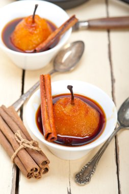 Haşlanmış armut lezzetli ev yapımı tarifi 