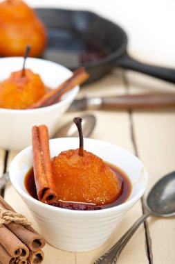 Haşlanmış armut lezzetli ev yapımı tarifi 