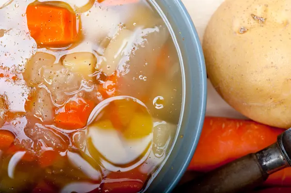 Sopa tradicional de minestrona italiana — Fotografia de Stock