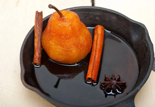 Recept voor gepocheerde peren heerlijk huisgemaakt — Stockfoto