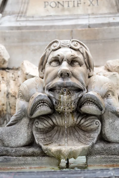 Close up of Fountain of the Pantheon (Fontana del Pantheon) at Piazza della Rotonda.. Rome — стоковое фото