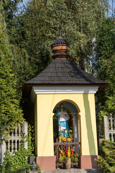 Stary Wayside shrine w Wieliczce koło Krakowa — Zdjęcie stockowe