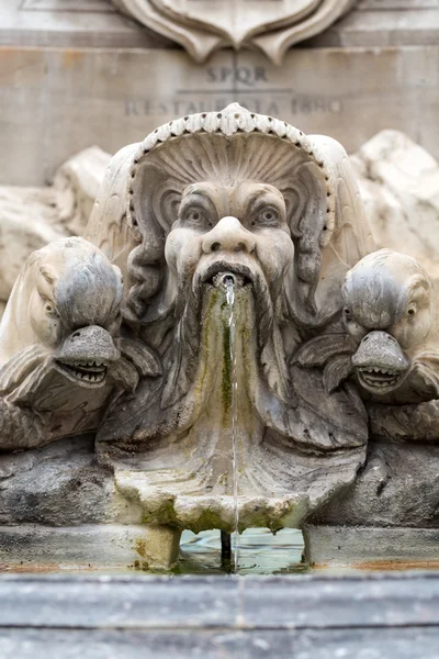 Nahaufnahme des Brunnens des Pantheons (fontana del pantheon) an der piazza della rotonda.. rom, italien — Stockfoto