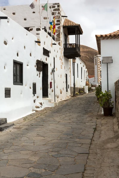 Egy nézet Juan Bethencourt utca a Betancuria Fuerteventura, Kanári-szigetek, Spanyolország — Stock Fotó