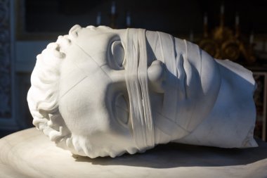 Roma - melekler ve şehit St Mary Bazilikası Igor Mitoraj heykelini. İtalya