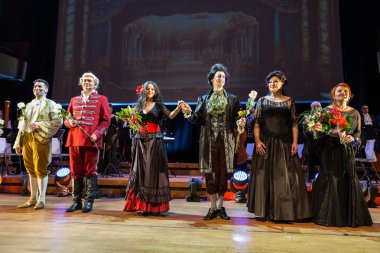 Varşova Futura ve M. Walewska - Opera hayat, gözlük ya da başka bir deyişle: yalan, aşk, ihanet ve ölüm tüm zamanların en büyük opera dramalar