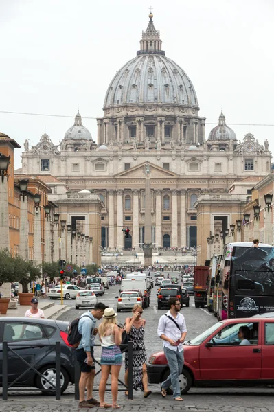 Widok Bazyliki Świętego Piotra i ulicy Via della Conciliazione, Rzym — Zdjęcie stockowe