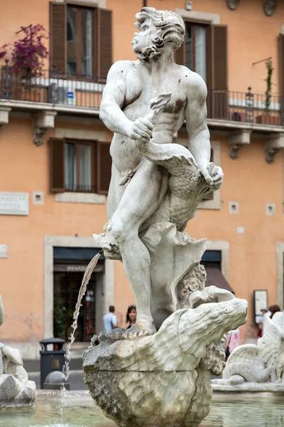 ナヴォーナ広場（Piazza Navona）のモロ泉（Moor Fountain） 。ローマ — ストック写真