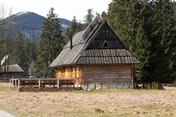 Wooden huts in Chocholowska valley in spring, Tatra Mountains, Poland — Stock Photo, Image
