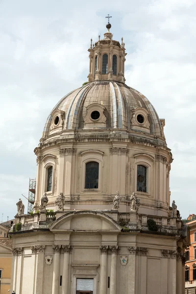 Rome, Włochy. Kościół imienia Najświętszej Maryi na forum Trajana (włoski: nadając tytuł nome di maria al foro traiano) — Zdjęcie stockowe