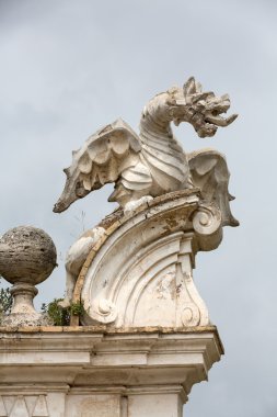 Villa Borghese, Roma kanatlı ejderha