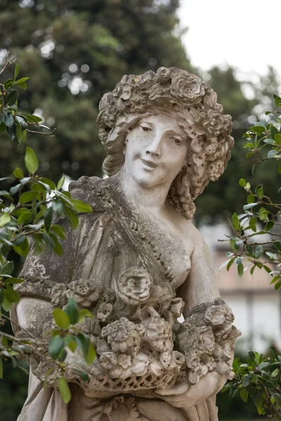 Białego marmuru statua w Villa Borghese. Rome, Włochy — Zdjęcie stockowe