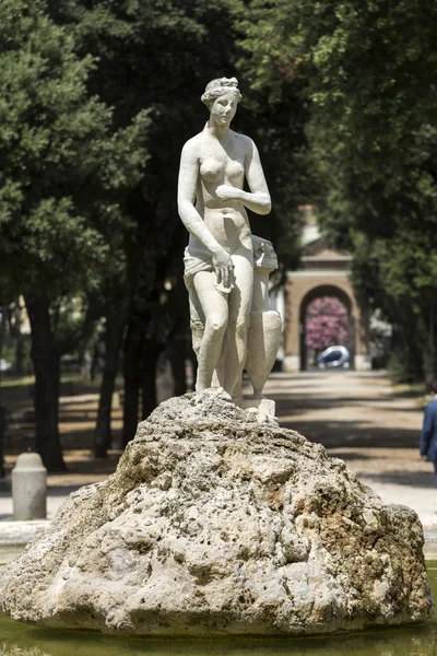 ヴィラ ・ ボルゲーゼ公園、ローマの公共公園の大理石の彫像。イタリア イタリア — ストック写真