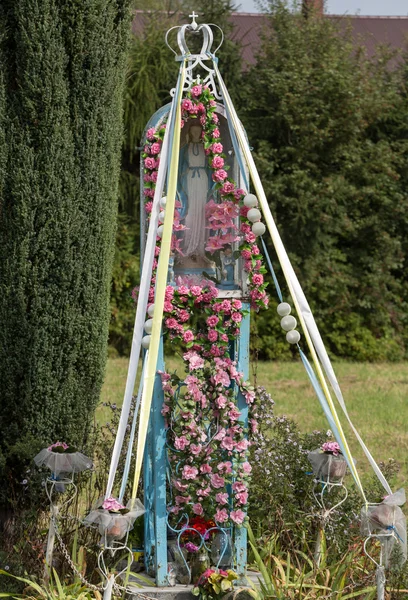 Old Wayside shrine — Stock Photo, Image