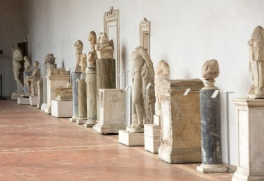 Antik Diocletian (Thermae Diocletiani) Roma hamamları heykeller. İtalya