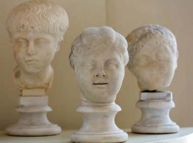  yılında Diocletianus (Thermae Diocletiani) Roma hamamları mermer-kafa scuplture. İtalya