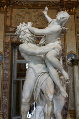  Barok Mermer heykel grubu tarafından İtalyan sanatçı Gian Lorenzo Bernini, tecavüz Proserpine içinde Galleria Borghese, Rome, İtalya