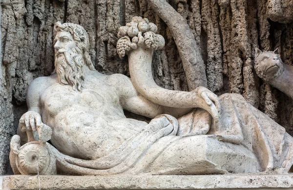 Vier fonteinen is een groep van vier laat Renaissance fonteinen in Rome, Italië. De figuur van een fontein vertegenwoordigen de rivier de Tiber — Stockfoto