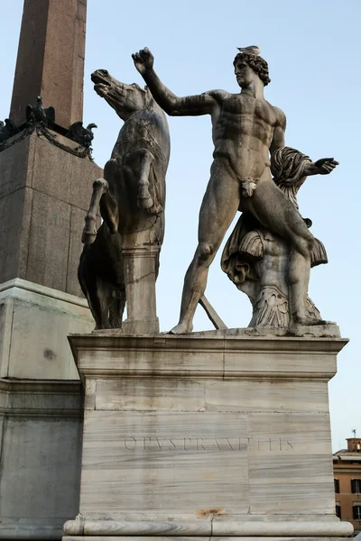 A Fontana dei Dioscuri. Estátuas de Castor e Pollux, Dioscuri, Quirinal, Roma, Itália — Fotografia de Stock