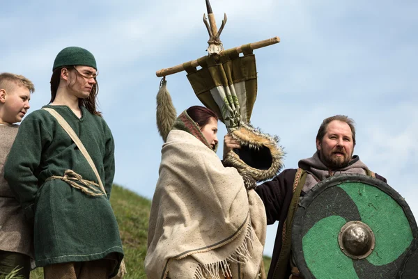 Participantes no identificados de Rekawka - tradición polaca, celebrada en Cracovia el martes después de Pascua. Actualmente tiene el carácter de festival reconstrucción histórica —  Fotos de Stock