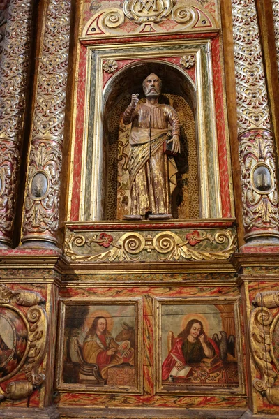 Nava principală și altar în Catedrala Biserica Sfânta Maria de Betancuria din Fuerteventura, Insulele Canare, Spania — Fotografie, imagine de stoc
