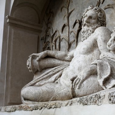 Dört çeşme dört geç Rönesans çeşmeler Roma, İtalya bir gruptur. Bir çeşme figürü temsil nehir Aniene