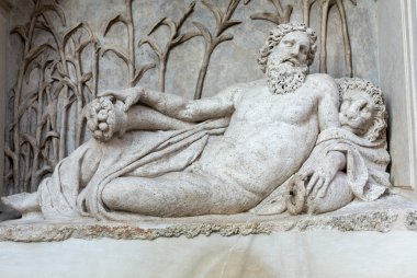 Dört çeşme dört geç Rönesans çeşmeler Roma, İtalya bir gruptur. Bir çeşme figürü temsil nehir Aniene