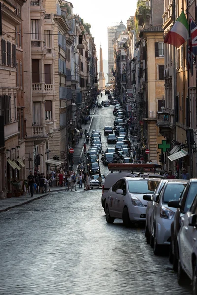 Via delle Quattro Fontane por la tarde. Roma, Italia — Foto de Stock