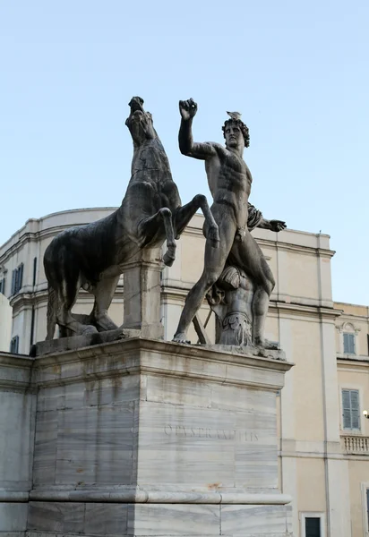 Fontana dei Dioscuri. Sochy Castor a Pollux, Dioscuri, Kvirinálský, Řím, Itálie — Stock fotografie