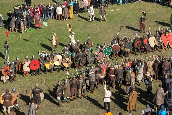 Participantes no identificados de Rekawka - tradición polaca, celebrada en Cracovia —  Fotos de Stock