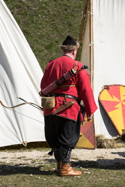 Participantes no identificados de Rekawka - tradición polaca, celebrada en Cracovia el martes después de Pascua. Actualmente tiene el carácter de festival reconstrucción histórica —  Fotos de Stock