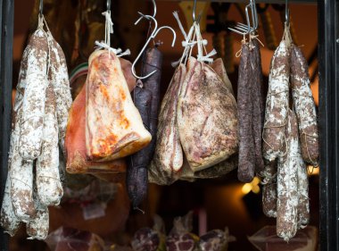 İtalyan farklı geleneksel sosis ve jambon vasıl belgili tanımlık stok