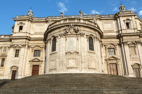 Basilica di Santa Maria Maggiore, Cappella Paolina, widok z placu Piazza Esquilino w Rzymie. Włochy. — Zdjęcie stockowe