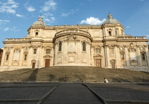 Basilica di Santa Maria Maggiore, Cappella Paolina, pohled z Piazza Esquilino v Římě. Itálie. — Stock fotografie