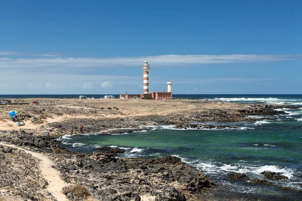 Toston maják - aktivní maják na kanárském ostrově Fuerteventura. Španělsko — Stock fotografie