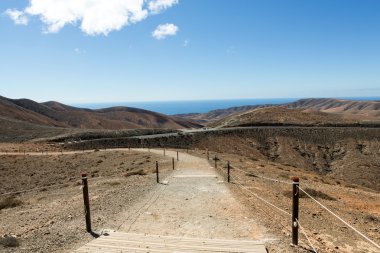 Fuerteventura üzerinde güzel volkanik dağlar. Kanarya Adaları. Fuerteventura. Kanarya Adaları