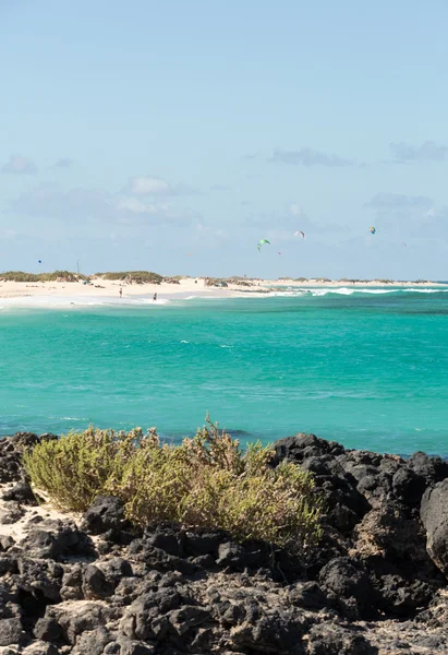 Corralejo strand op Fuerteventura, Canarische eilanden. Spanje — Stockfoto